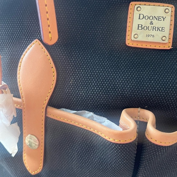 NWT Dooney and Bourke Florentine Vacchetta 2 pocket Canvas Bag, Black and Tan - Picture 2 of 11